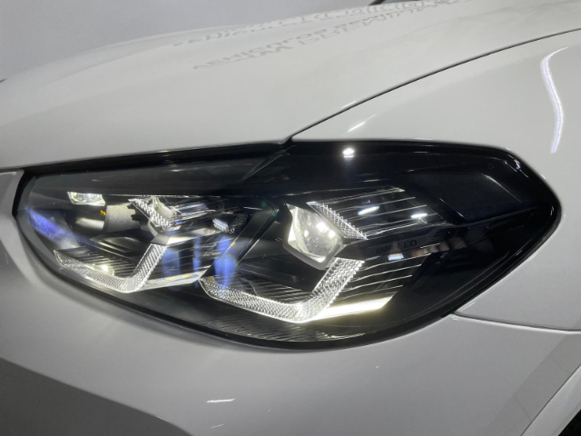 BMW X4 xDrive20d color Blanco. Año 2024. 140KW(190CV). Diésel. En concesionario Hispamovil Elche de Alicante