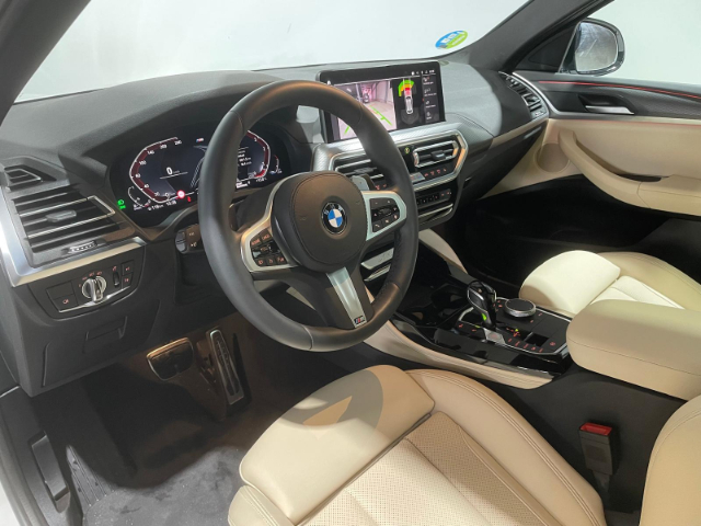 BMW X4 xDrive20d color Blanco. Año 2024. 140KW(190CV). Diésel. En concesionario Hispamovil Elche de Alicante
