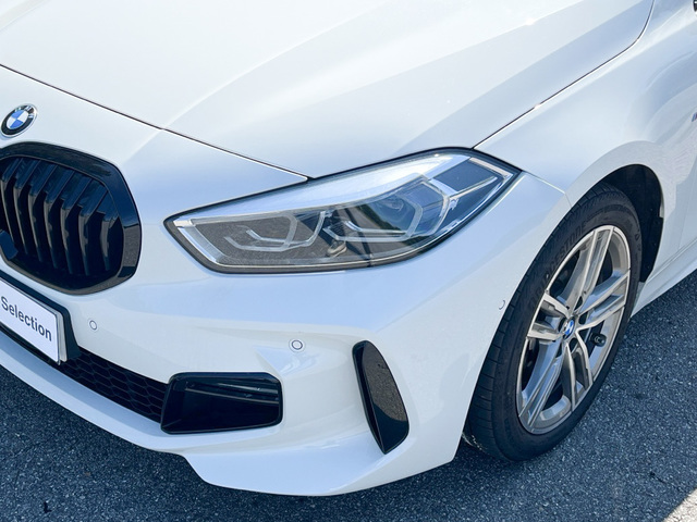BMW Serie 1 118d color Blanco. Año 2024. 110KW(150CV). Diésel. En concesionario Celtamotor Caldas Reis de Pontevedra