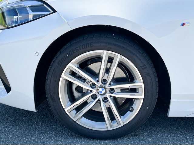 BMW Serie 1 118d color Blanco. Año 2024. 110KW(150CV). Diésel. En concesionario Celtamotor Caldas Reis de Pontevedra