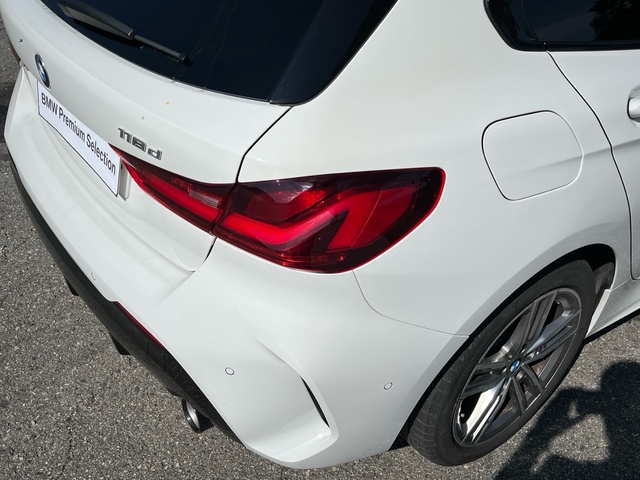 BMW Serie 1 118d color Blanco. Año 2024. 110KW(150CV). Diésel. En concesionario Celtamotor Caldas Reis de Pontevedra