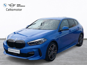 Fotos de BMW Serie 1 118i color Azul. Año 2024. 103KW(140CV). Gasolina. En concesionario Celtamotor Lalín de Pontevedra