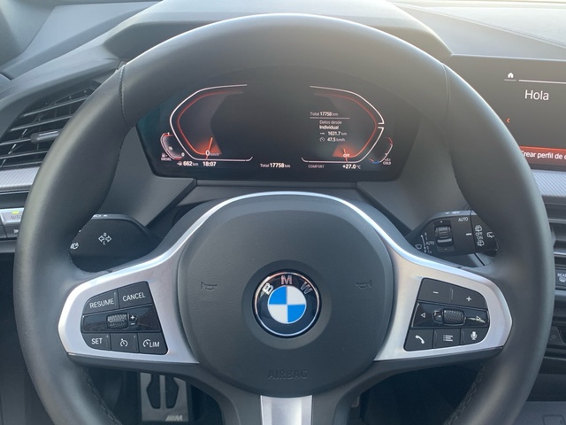 BMW Serie 1 118d color Gris. Año 2024. 110KW(150CV). Diésel. En concesionario Celtamotor Pontevedra de Pontevedra