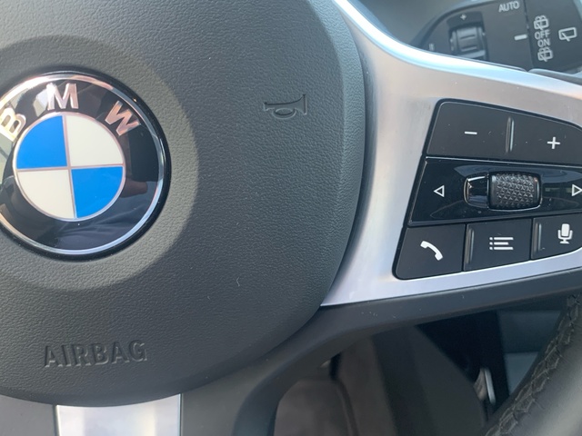 BMW Serie 1 118d color Gris. Año 2024. 110KW(150CV). Diésel. En concesionario Celtamotor Pontevedra de Pontevedra