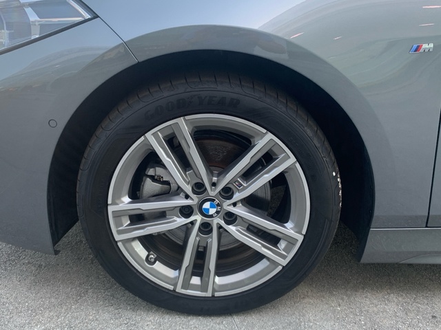 BMW Serie 1 118d color Gris. Año 2024. 110KW(150CV). Diésel. En concesionario Celtamotor Pontevedra de Pontevedra