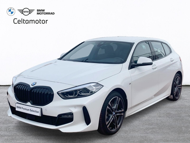 BMW Serie 1 118i color Blanco. Año 2024. 103KW(140CV). Gasolina. En concesionario Celtamotor Pontevedra de Pontevedra