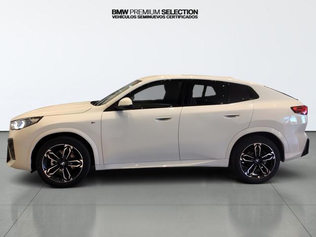 BMW X2 sDrive20d color Blanco. Año 2024. 120KW(163CV). Diésel. En concesionario Automotor Premium Velázquez - Málaga de Málaga
