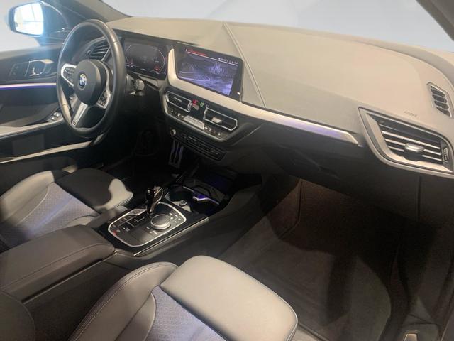 BMW Serie 1 118d color Gris. Año 2024. 110KW(150CV). Diésel. En concesionario Automotor Premium Fuengirola - Málaga de Málaga