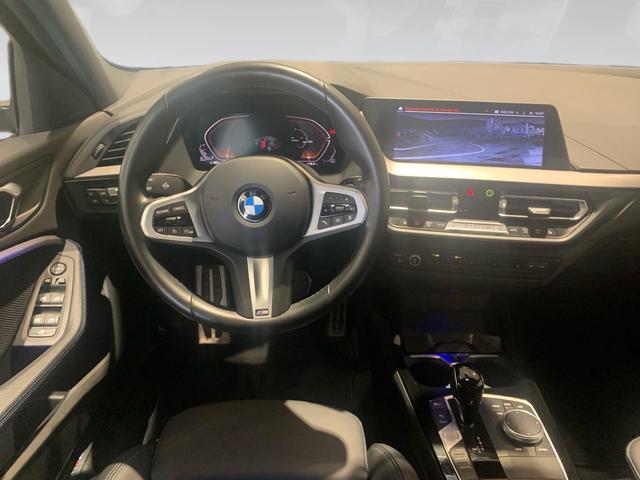 BMW Serie 1 118d color Gris. Año 2024. 110KW(150CV). Diésel. En concesionario Automotor Premium Fuengirola - Málaga de Málaga