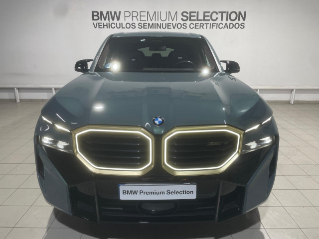 BMW XM 4.4 PHEV color Verde. Año 2023. 480KW(653CV). Híbrido Electro/Gasolina. En concesionario Hispamovil Elche de Alicante