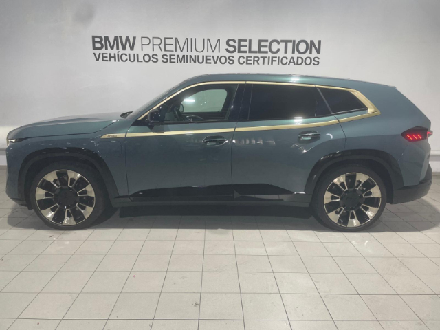BMW XM 4.4 PHEV color Verde. Año 2023. 480KW(653CV). Híbrido Electro/Gasolina. En concesionario Hispamovil Elche de Alicante