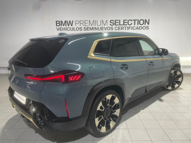 BMW XM 4.4 PHEV color Verde. Año 2023. 480KW(653CV). Híbrido Electro/Gasolina. En concesionario Hispamovil Elche de Alicante