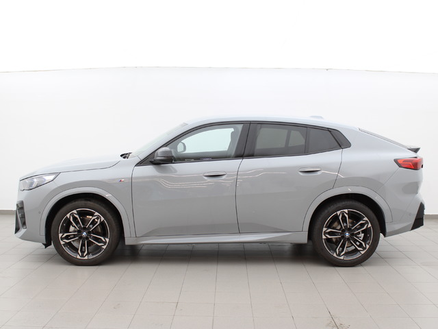 BMW X2 sDrive18d color Gris. Año 2024. 110KW(150CV). Diésel. En concesionario Augusta Aragon S.A. de Zaragoza