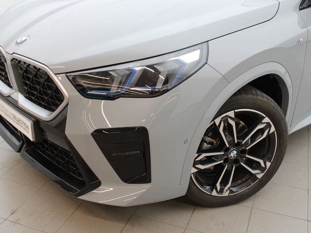 BMW X2 sDrive18d color Gris. Año 2024. 110KW(150CV). Diésel. En concesionario Augusta Aragon S.A. de Zaragoza