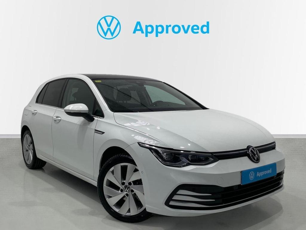 Volkswagen Golf 1.5 eTSI en Barcelona