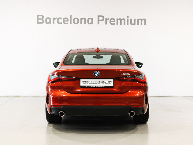 BMW Serie 4 420i Coupe color Naranja. Año 2022. 135KW(184CV). Gasolina. En concesionario Barcelona Premium -- GRAN VIA de Barcelona
