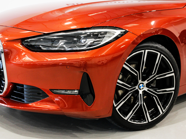 BMW Serie 4 420i Coupe color Naranja. Año 2022. 135KW(184CV). Gasolina. En concesionario Barcelona Premium -- GRAN VIA de Barcelona