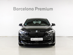 Fotos de BMW Serie 1 118d color Negro. Año 2024. 110KW(150CV). Diésel. En concesionario Barcelona Premium -- GRAN VIA de Barcelona