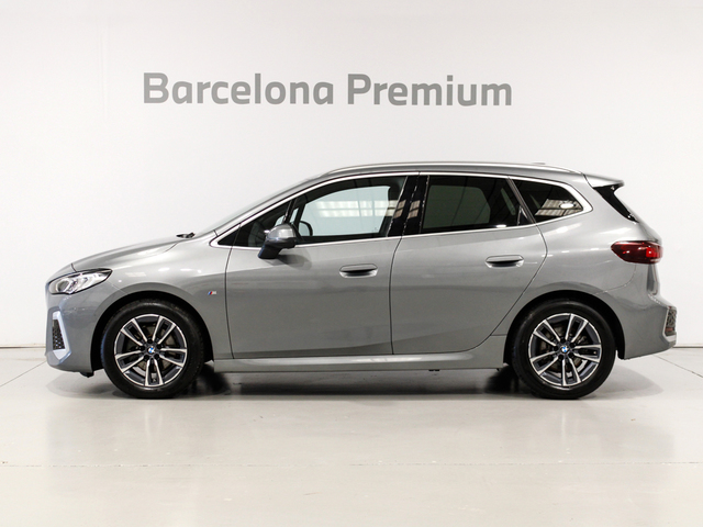 BMW Serie 2 218d Active Tourer color Gris. Año 2024. 110KW(150CV). Diésel. En concesionario Barcelona Premium -- GRAN VIA de Barcelona