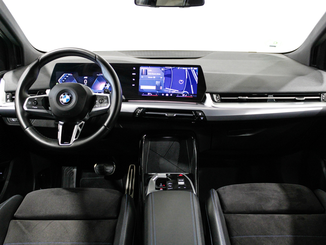 BMW Serie 2 218d Active Tourer color Gris. Año 2024. 110KW(150CV). Diésel. En concesionario Barcelona Premium -- GRAN VIA de Barcelona