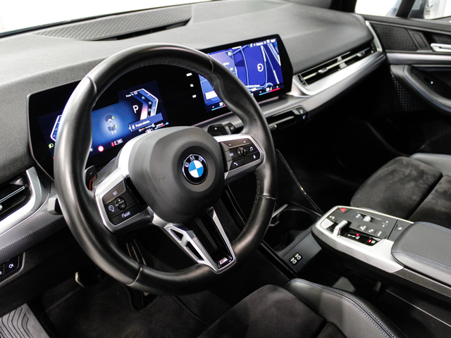 BMW Serie 2 218d Active Tourer color Gris. Año 2024. 110KW(150CV). Diésel. En concesionario Barcelona Premium -- GRAN VIA de Barcelona