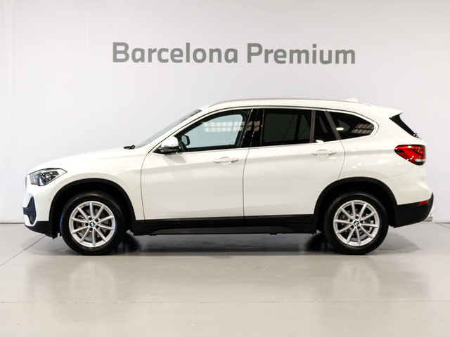 BMW X1 sDrive18i color Blanco. Año 2021. 103KW(140CV). Gasolina. En concesionario Barcelona Premium -- GRAN VIA de Barcelona