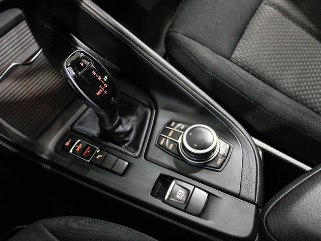BMW X1 sDrive18i color Blanco. Año 2021. 103KW(140CV). Gasolina. En concesionario Barcelona Premium -- GRAN VIA de Barcelona