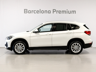 Fotos de BMW X1 sDrive18i color Blanco. Año 2021. 103KW(140CV). Gasolina. En concesionario Barcelona Premium -- GRAN VIA de Barcelona