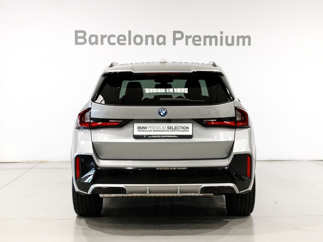 BMW X1 xDrive25e color Gris Plata. Año 2024. 180KW(245CV). Híbrido Electro/Gasolina. En concesionario Barcelona Premium -- GRAN VIA de Barcelona