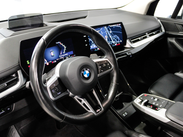 BMW Serie 2 218i Active Tourer color Blanco. Año 2024. 100KW(136CV). Gasolina. En concesionario Barcelona Premium -- GRAN VIA de Barcelona