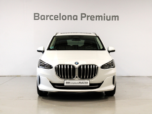 Fotos de BMW Serie 2 218i Active Tourer color Blanco. Año 2024. 100KW(136CV). Gasolina. En concesionario Barcelona Premium -- GRAN VIA de Barcelona