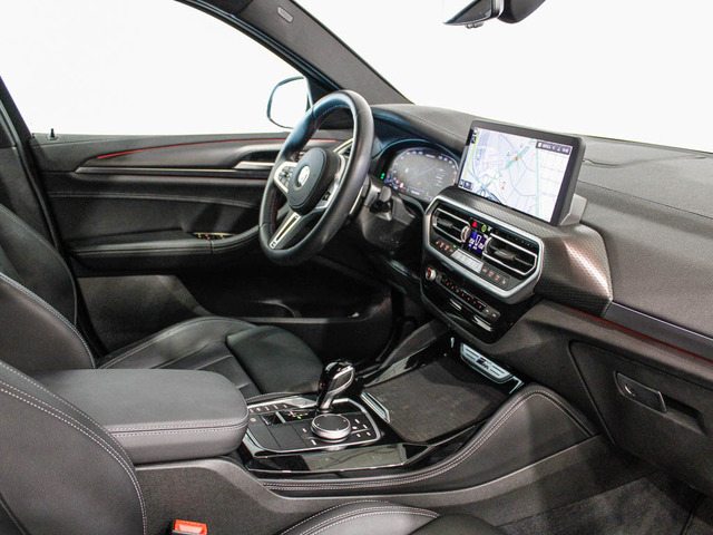 BMW X4 M40d color Gris. Año 2025. 250KW(340CV). Diésel. En concesionario Barcelona Premium -- GRAN VIA de Barcelona