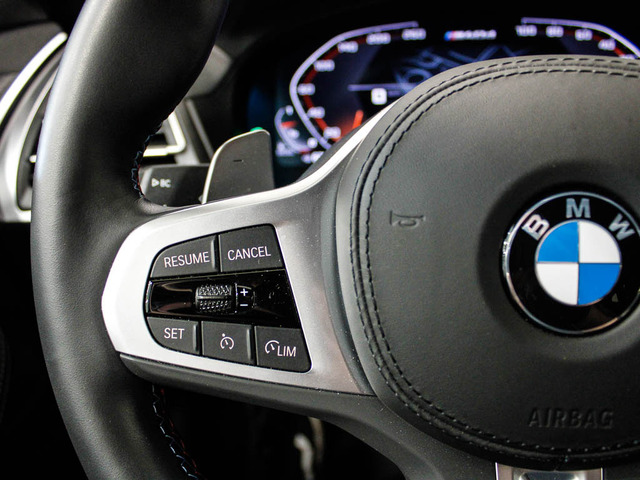 BMW X4 M40d color Gris. Año 2025. 250KW(340CV). Diésel. En concesionario Barcelona Premium -- GRAN VIA de Barcelona