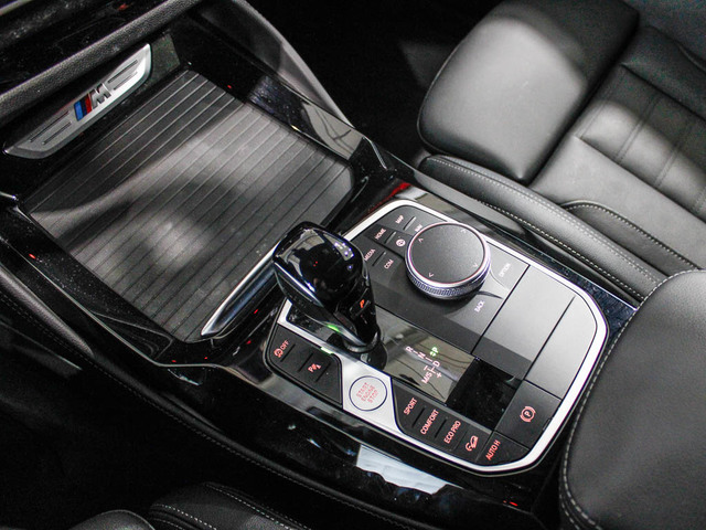 BMW X4 M40d color Gris. Año 2025. 250KW(340CV). Diésel. En concesionario Barcelona Premium -- GRAN VIA de Barcelona