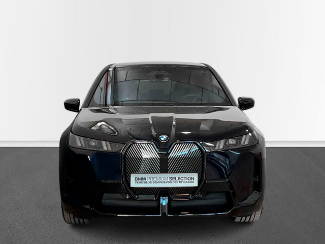BMW iX xDrive60 color Negro. Año 2025. 400KW(544CV). Eléctrico. En concesionario Engasa S.A. de Valencia