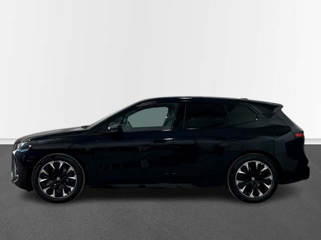 BMW iX xDrive60 color Negro. Año 2025. 400KW(544CV). Eléctrico. En concesionario Engasa S.A. de Valencia