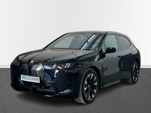 Fotos de BMW iX xDrive60 color Negro. Año 2025. 400KW(544CV). Eléctrico. En concesionario Engasa S.A. de Valencia