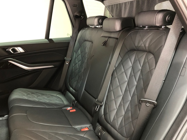 BMW X5 xDrive50e color Azul. Año 2023. 360KW(489CV). Híbrido Electro/Gasolina. En concesionario Movilnorte El Plantio de Madrid