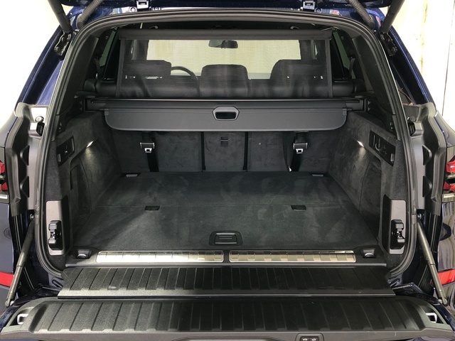 BMW X5 xDrive50e color Azul. Año 2023. 360KW(489CV). Híbrido Electro/Gasolina. En concesionario Movilnorte El Plantio de Madrid