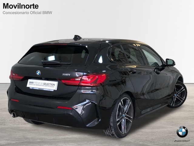 BMW Serie 1 118i color Negro. Año 2021. 103KW(140CV). Gasolina. En concesionario Movilnorte El Plantio de Madrid