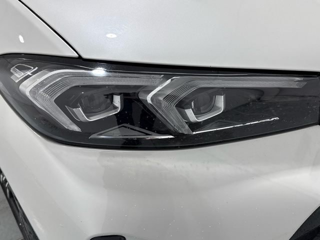 BMW Serie 3 320d color Blanco. Año 2024. 140KW(190CV). Diésel. En concesionario Auto Premier, S.A. - ALCALÁ DE HENARES de Madrid