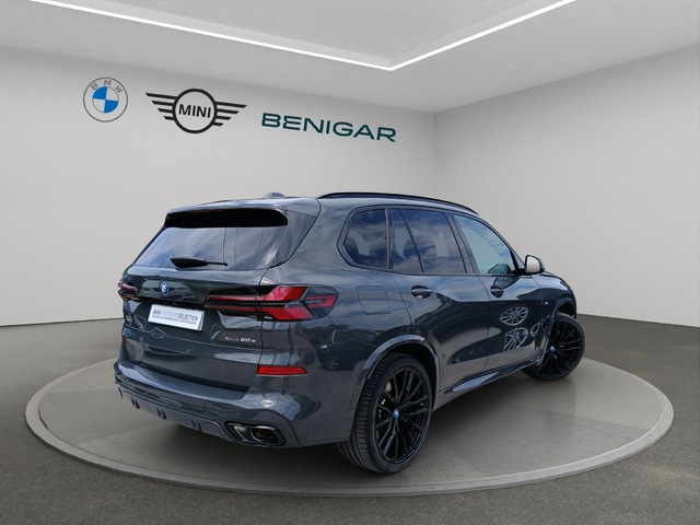 BMW X5 xDrive50e color Gris. Año 2024. 360KW(489CV). Híbrido Electro/Gasolina. En concesionario GANDIA Automoviles Fersan, S.A. de Valencia