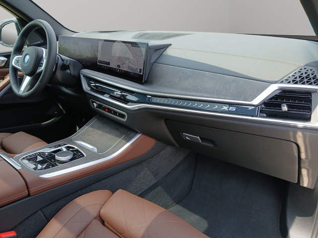 BMW X5 xDrive50e color Gris. Año 2024. 360KW(489CV). Híbrido Electro/Gasolina. En concesionario GANDIA Automoviles Fersan, S.A. de Valencia