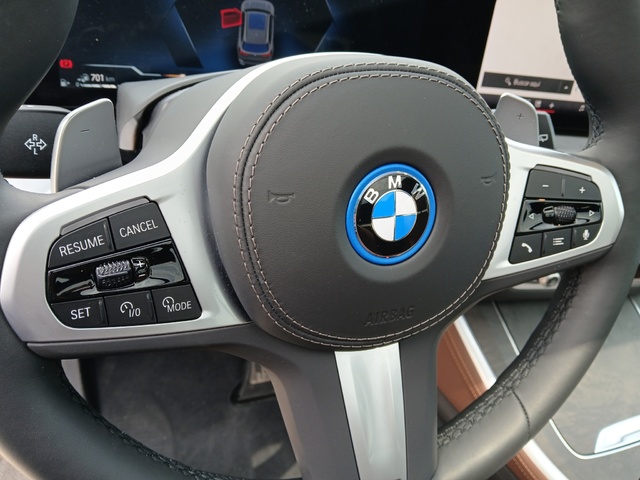 BMW X5 xDrive50e color Gris. Año 2024. 360KW(489CV). Híbrido Electro/Gasolina. En concesionario GANDIA Automoviles Fersan, S.A. de Valencia