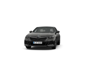Fotos de BMW Serie 5 530e color Gris. Año 2025. 220KW(299CV). Híbrido Electro/Gasolina. En concesionario Ceres Motor S.L. de Cáceres