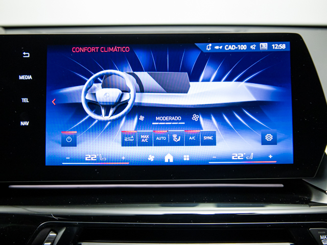 BMW X1 M35i color Verde. Año 2024. 221KW(300CV). Gasolina. En concesionario BMW Fuenteolid Valladolid de Valladolid