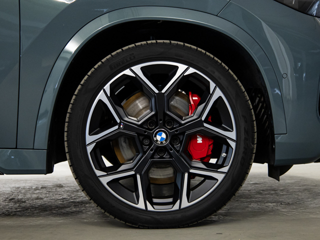 BMW X1 M35i color Verde. Año 2024. 221KW(300CV). Gasolina. En concesionario BMW Fuenteolid Valladolid de Valladolid