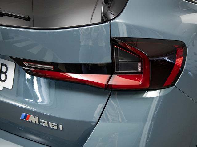 BMW X1 M35i color Verde. Año 2024. 221KW(300CV). Gasolina. En concesionario BMW Fuenteolid Valladolid de Valladolid