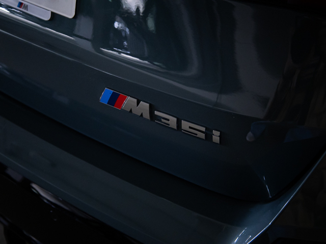 BMW X1 M35i color Verde. Año 2024. 221KW(300CV). Gasolina. En concesionario BMW Fuenteolid Valladolid de Valladolid