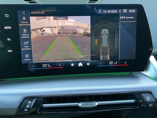 BMW iX1 eDrive20 color Verde. Año 2025. 150KW(204CV). Eléctrico. En concesionario Celtamotor Vigo de Pontevedra